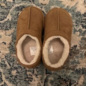 Cat & Jack Tan Kids Slippers